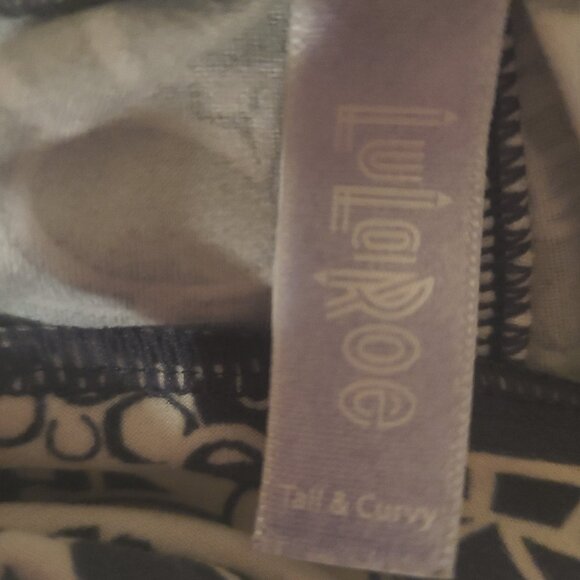 LuLaRoe DISNEY Black & White (cream) MICKEY MOUSE TC Tall & Curvy Leggings - Picture 5 of 5